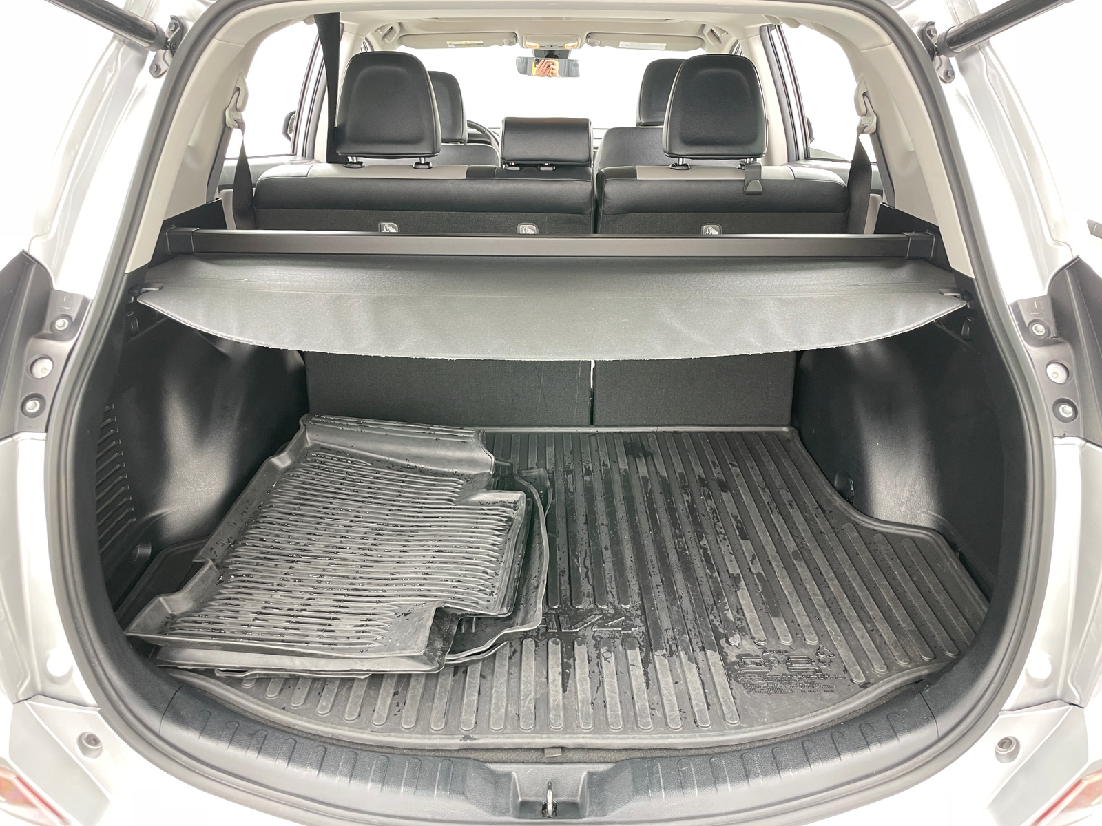 Thumbnail: 2018 Toyota RAV4 - 6