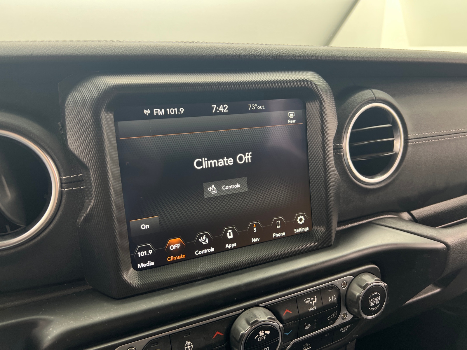 Thumbnail: 2021 Jeep Wrangler - 3