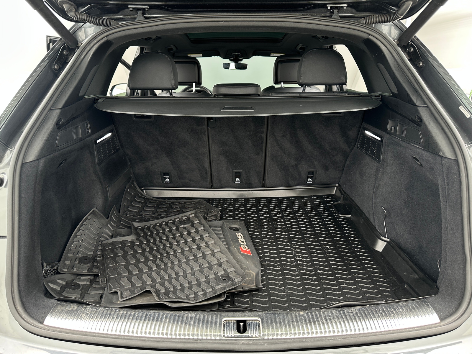 Thumbnail: 2019 Audi SQ5 - 6