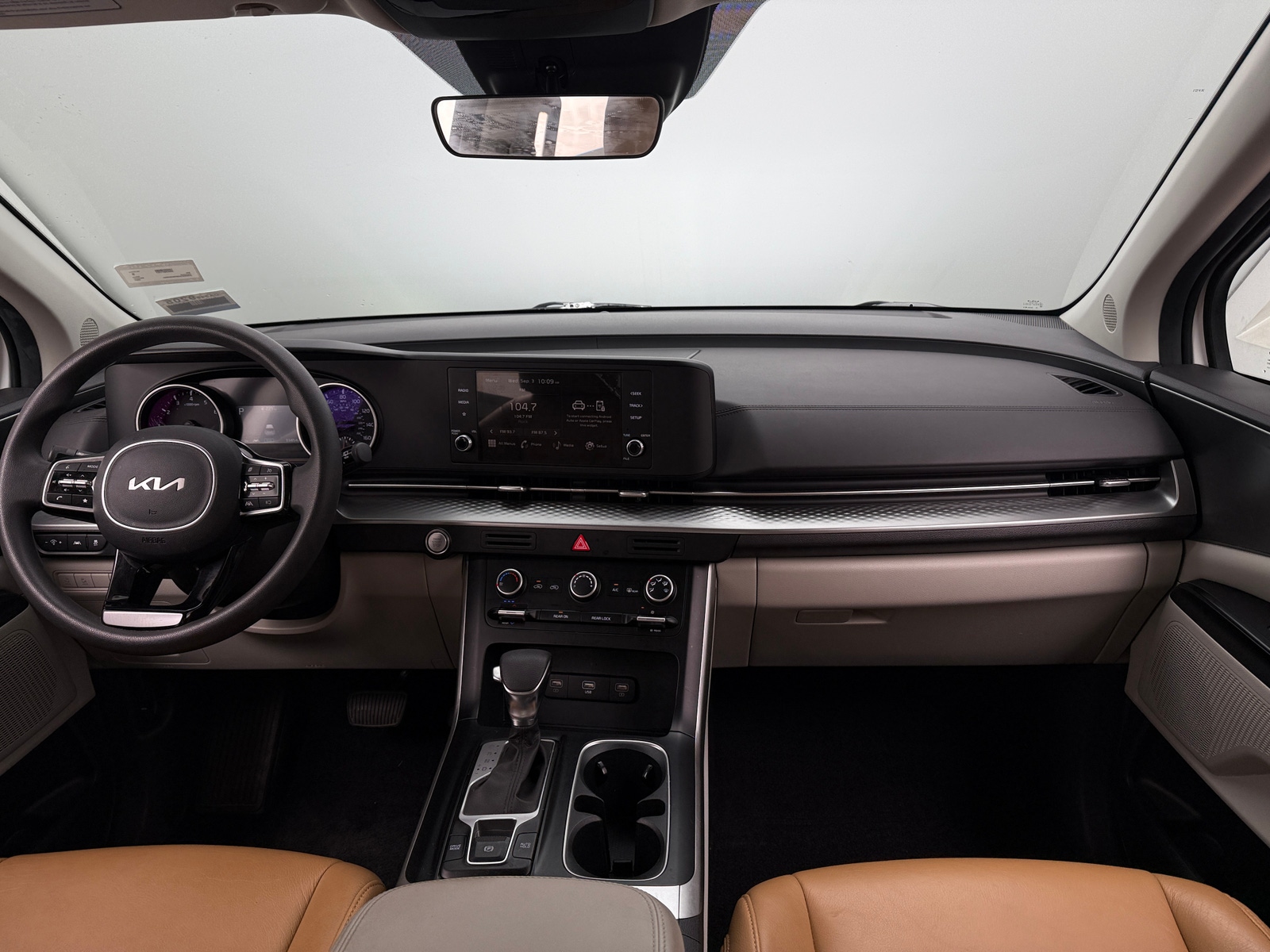 Thumbnail: 2024 Kia Carnival - 3