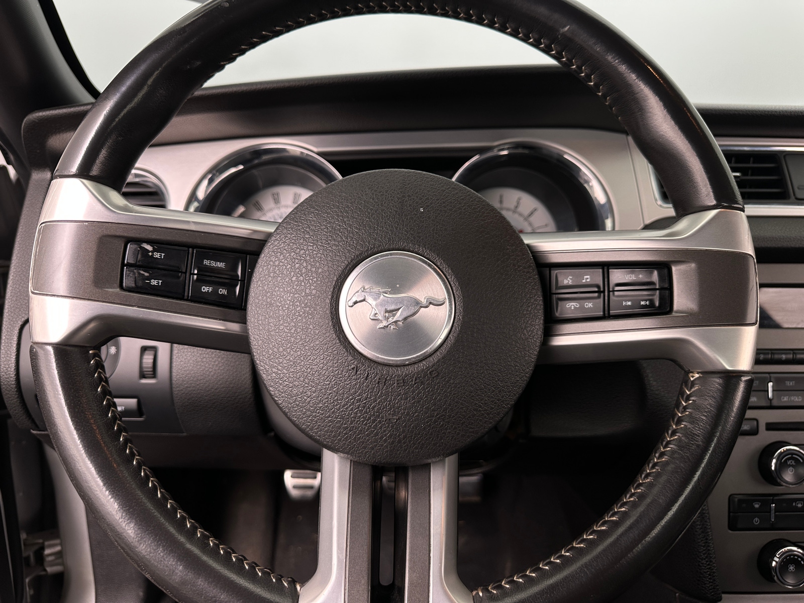Thumbnail: 2010 Ford Mustang - 3