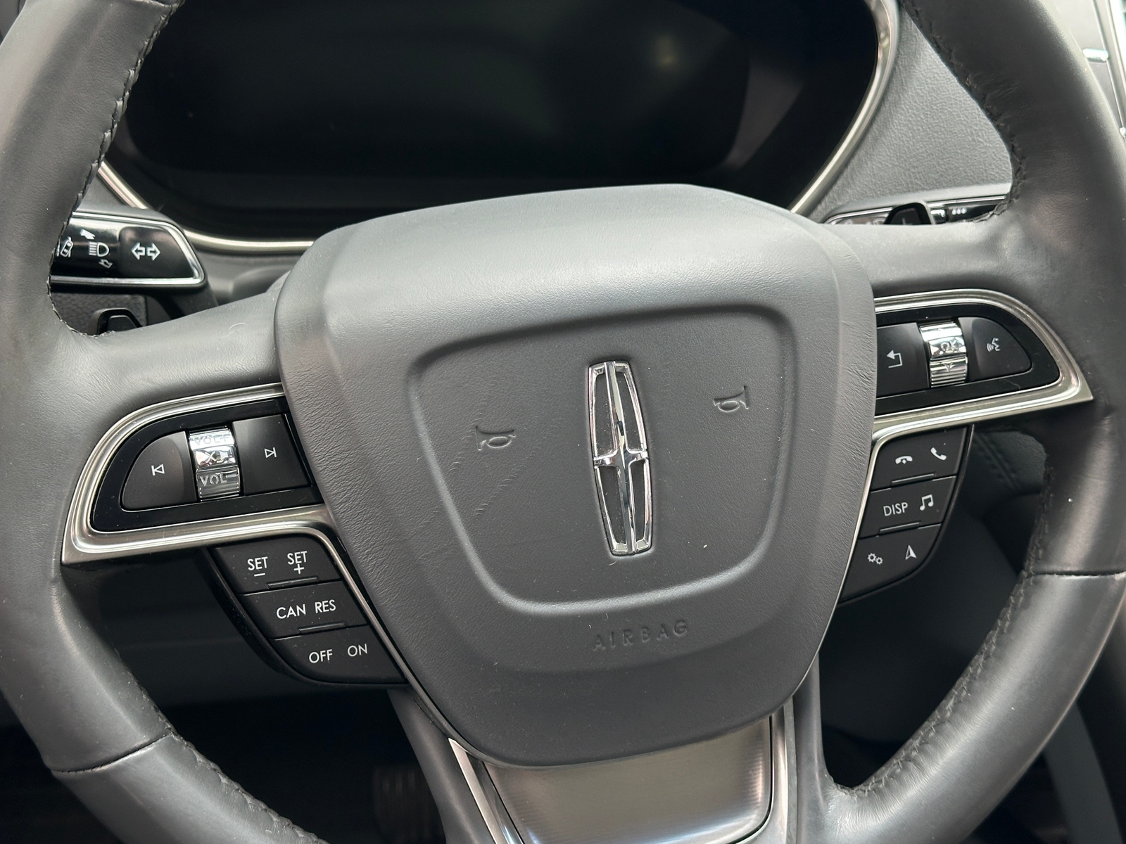 Thumbnail: 2019 Lincoln Nautilus - 4