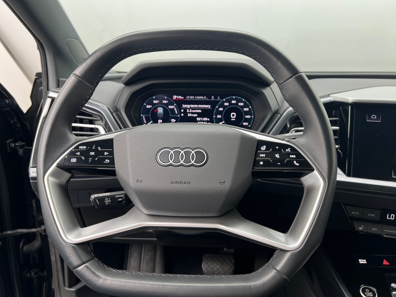 Thumbnail: 2023 Audi Q4 e-tron - 4