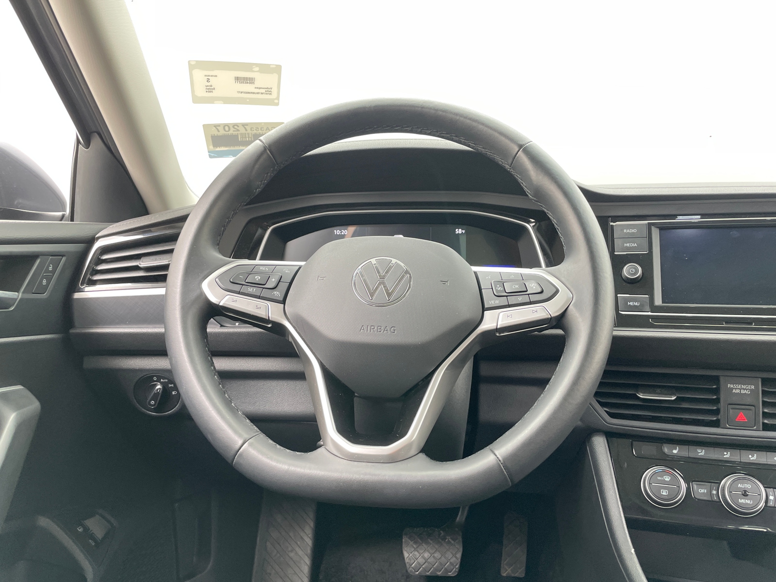 Thumbnail: 2024 Volkswagen Jetta - 4