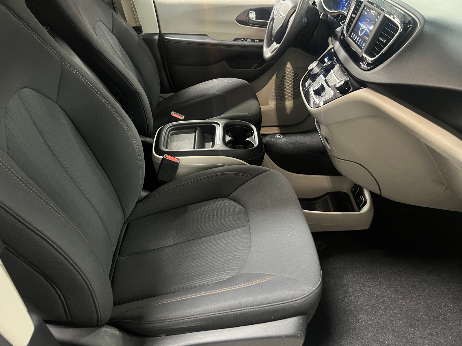 Thumbnail: 2018 Chrysler Pacifica - 2