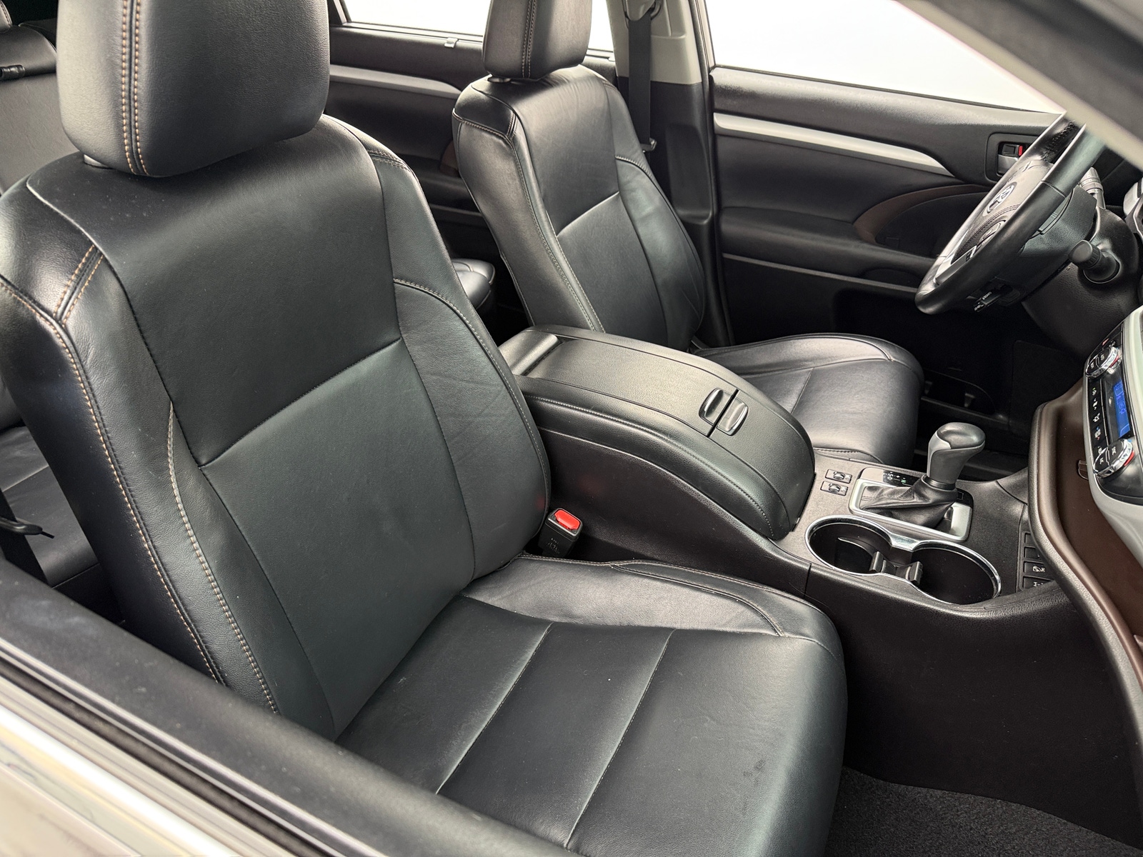 Thumbnail: 2017 Toyota Highlander - 2