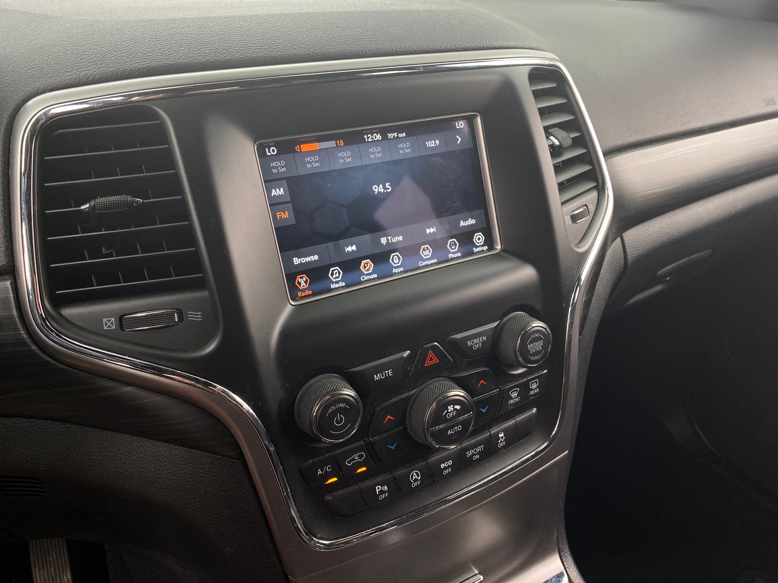 Thumbnail: 2020 Jeep Grand Cherokee - 4