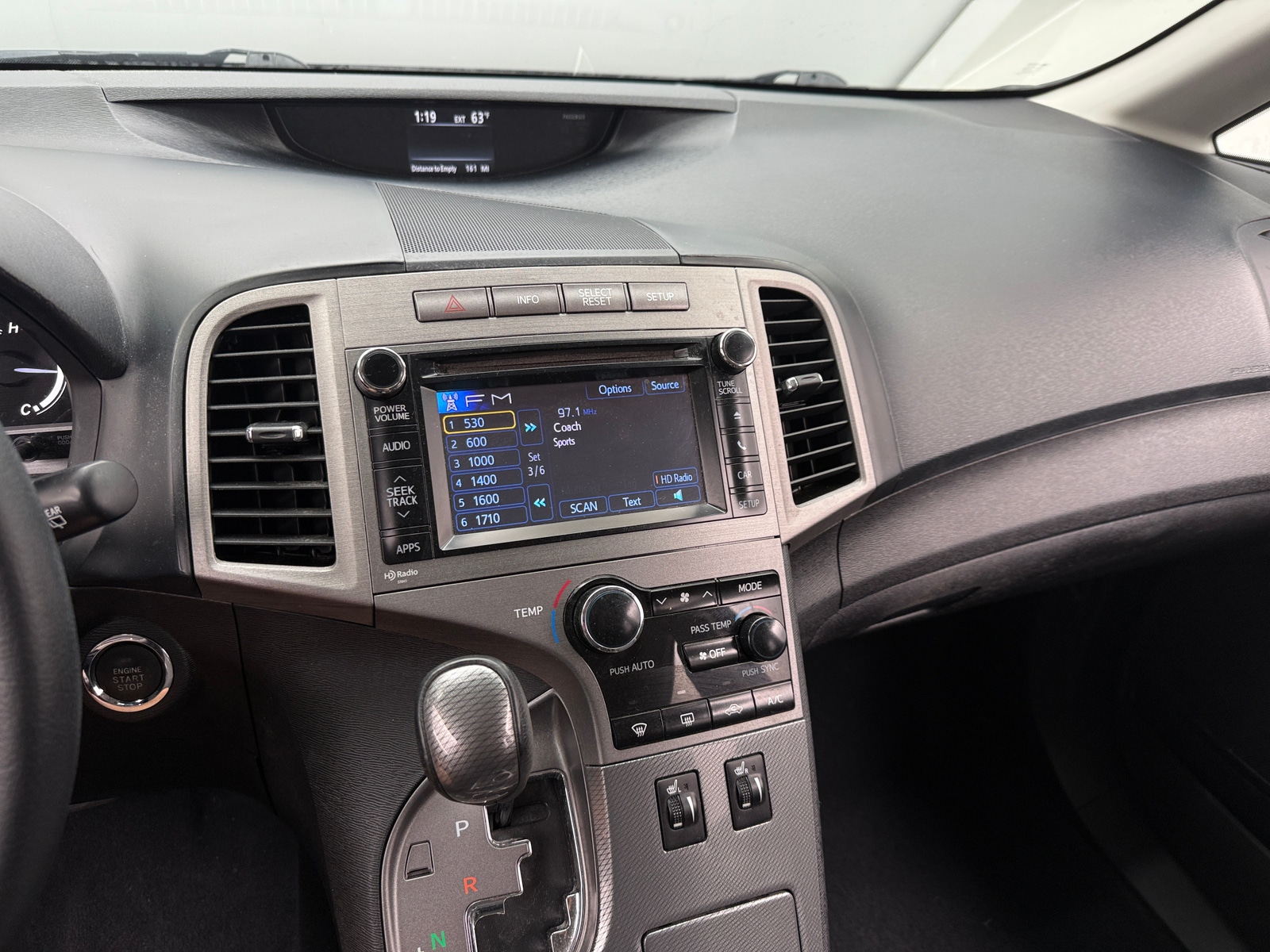 Thumbnail: 2014 Toyota Venza - 3