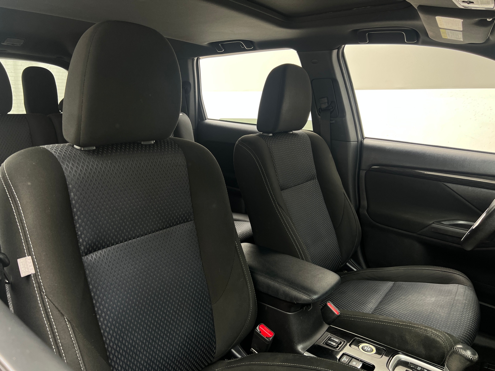 Thumbnail: 2018 Mitsubishi Outlander - 2