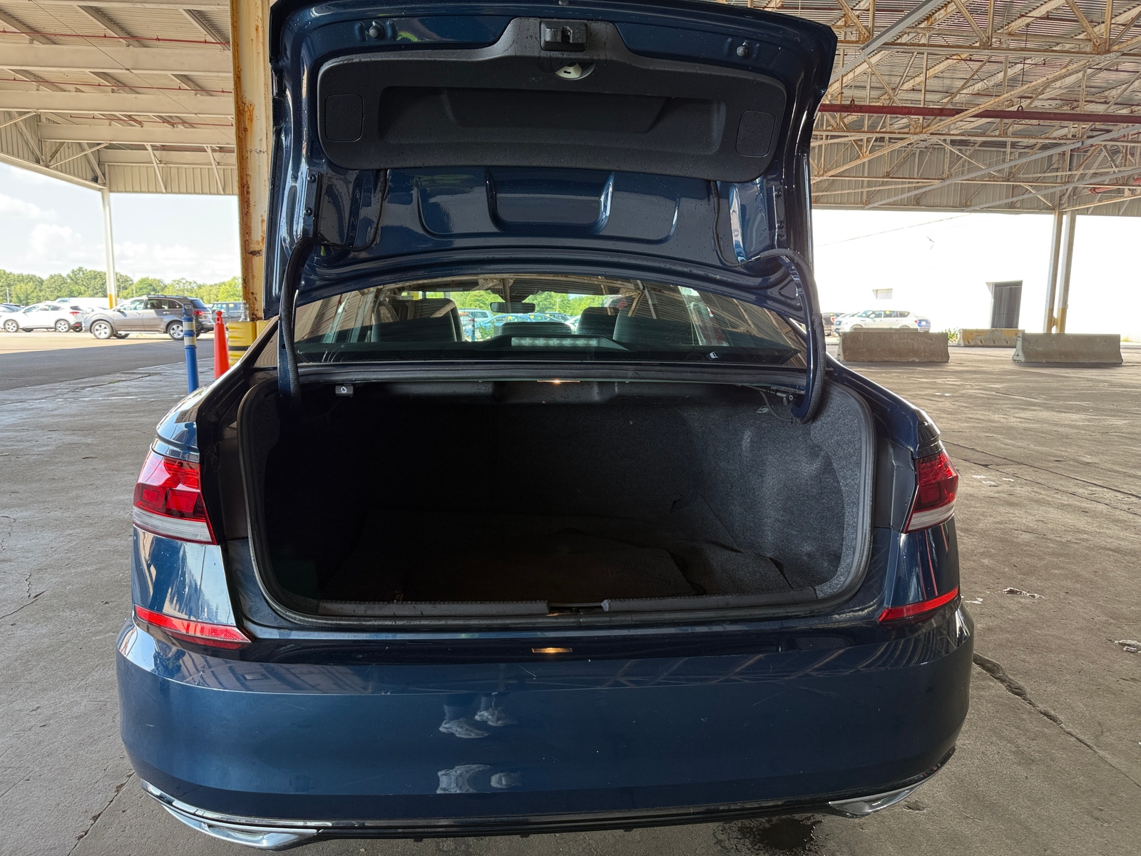 Thumbnail: 2021 Volkswagen Passat - 6