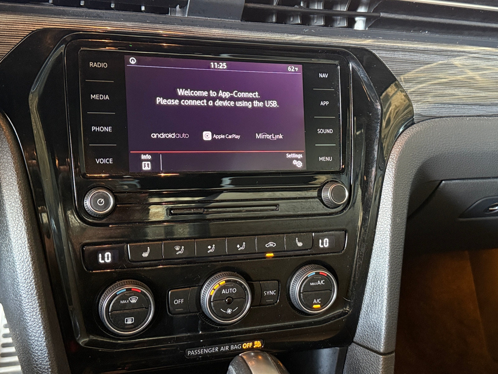 Thumbnail: 2021 Volkswagen Passat - 3