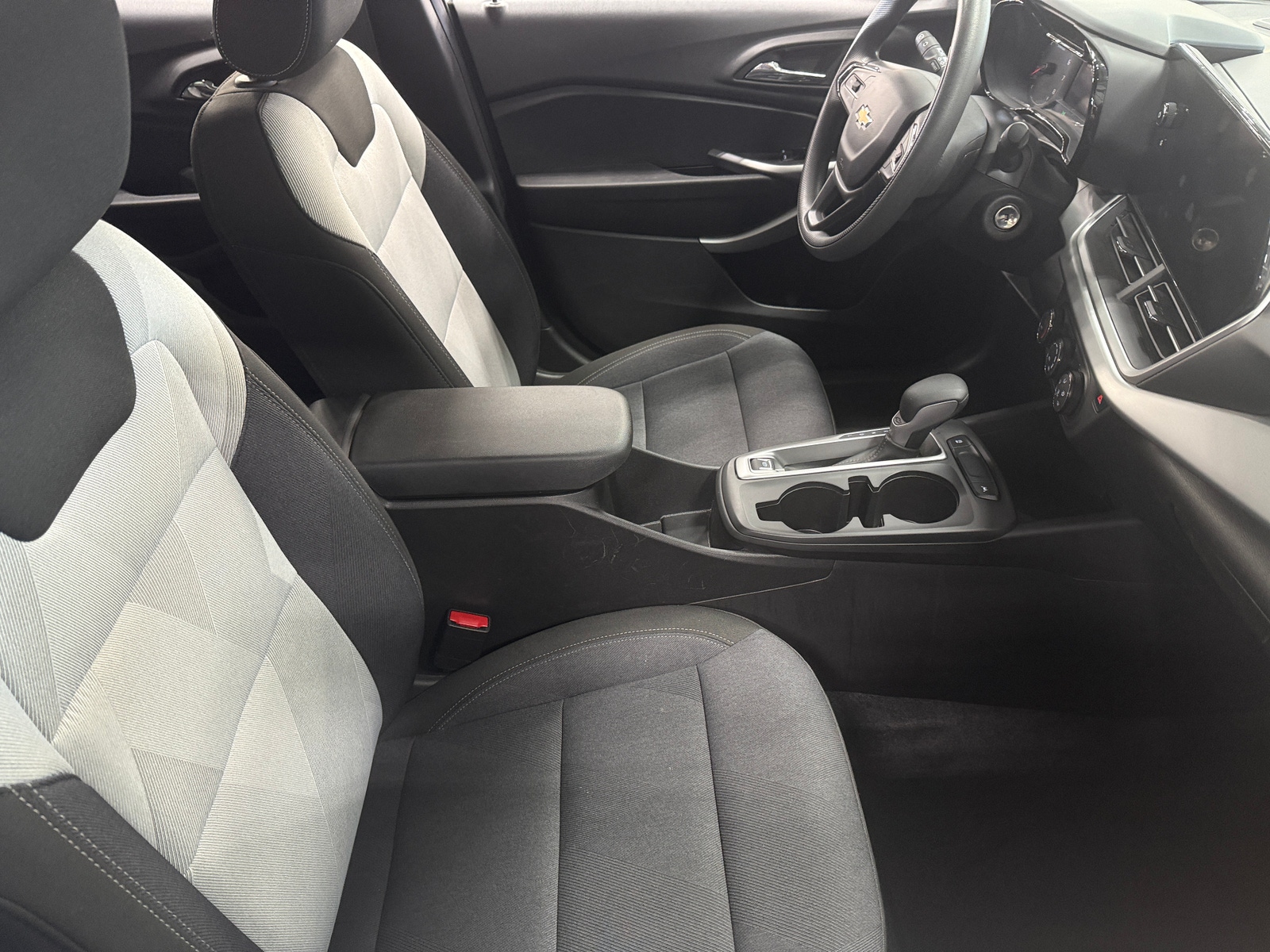 Thumbnail: 2025 Chevrolet Trax - 2