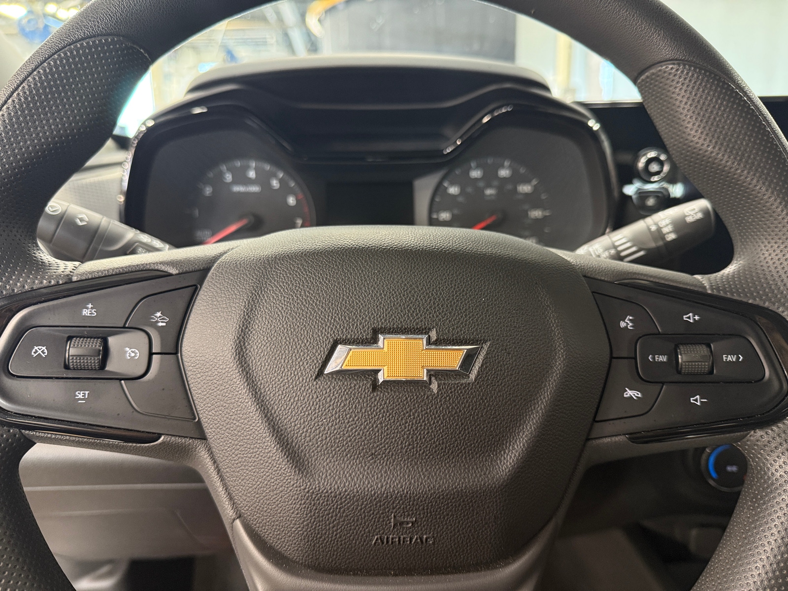 Thumbnail: 2025 Chevrolet Trax - 5