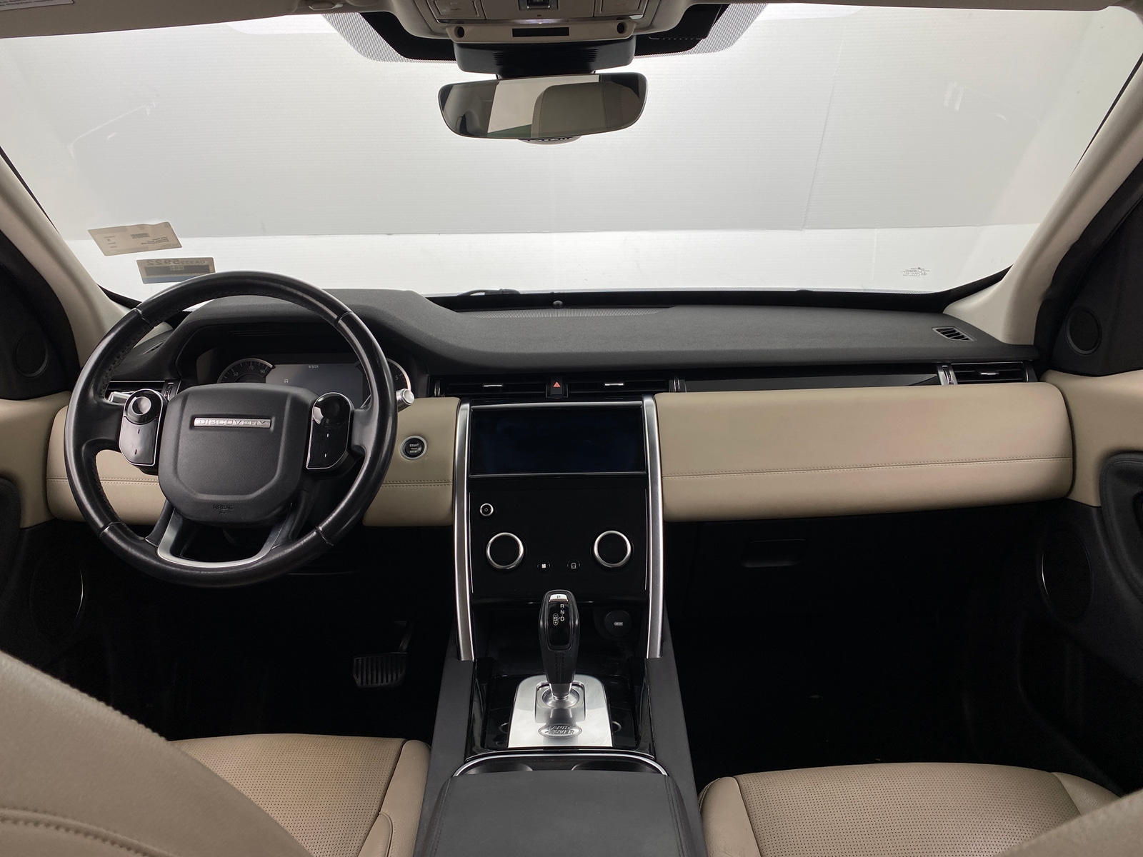 Thumbnail: 2020 Land Rover Discovery Sport - 2