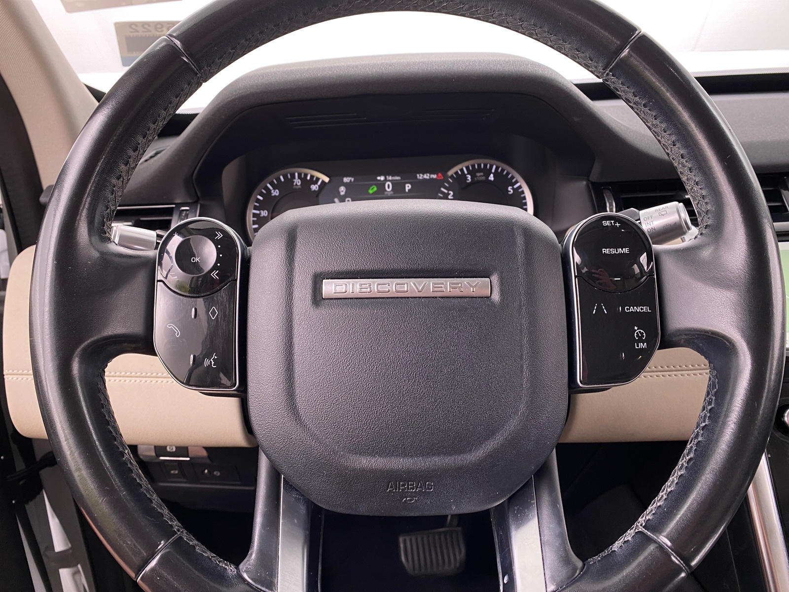 Thumbnail: 2020 Land Rover Discovery Sport - 4