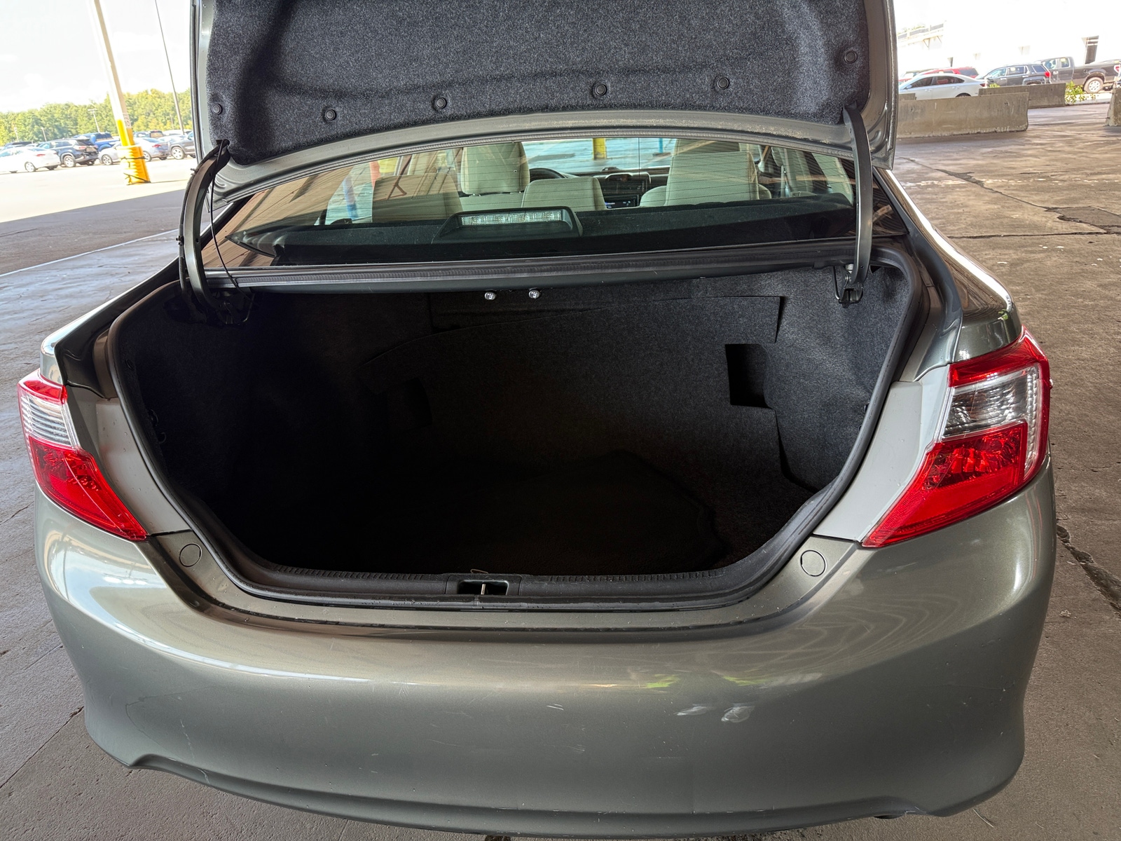 Thumbnail: 2012 Toyota Camry - 7