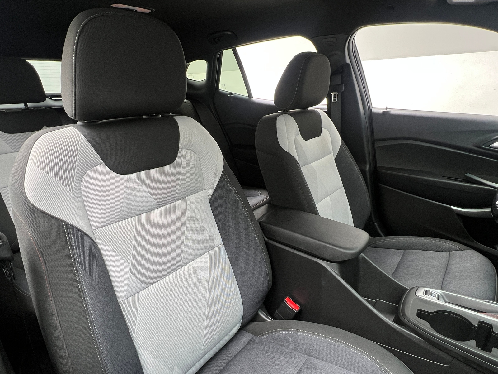 Thumbnail: 2025 Chevrolet Trax - 2