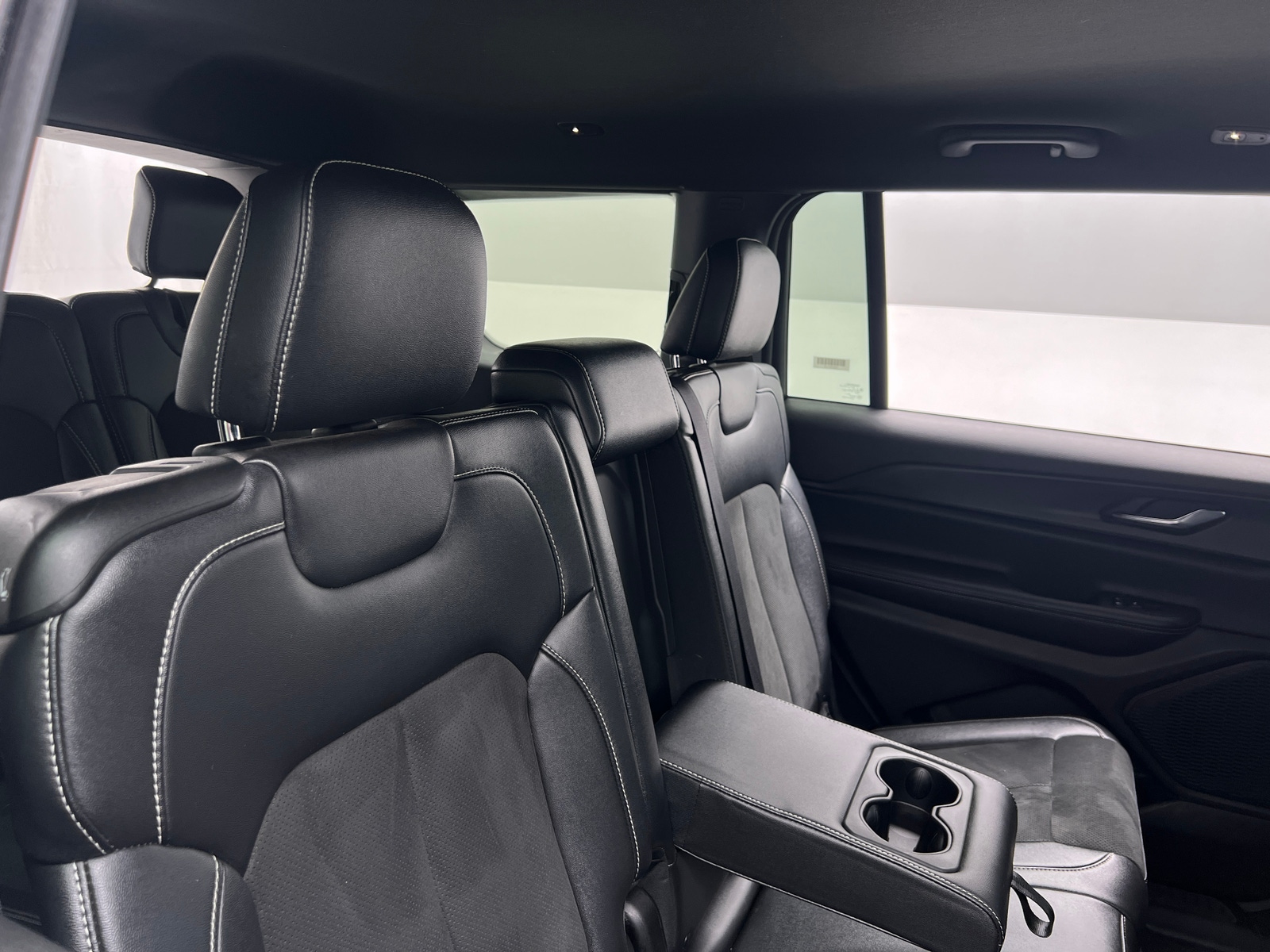 Thumbnail: 2024 Jeep Grand Cherokee L - 6