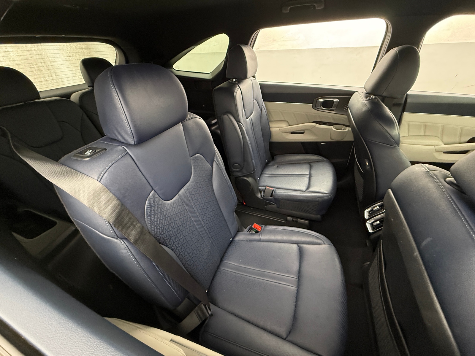 Thumbnail: 2022 Kia Sorento - 5