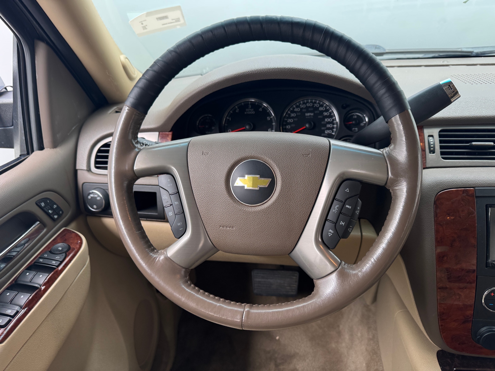 Thumbnail: 2013 Chevrolet Tahoe - 4
