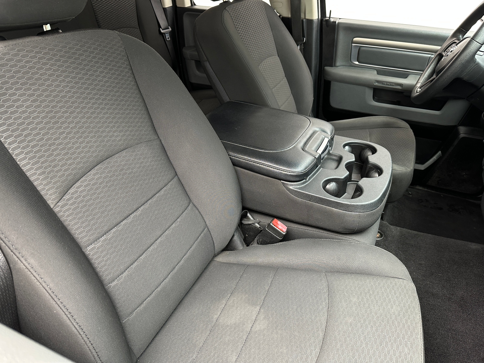 Thumbnail: 2019 RAM 1500 Classic - 2