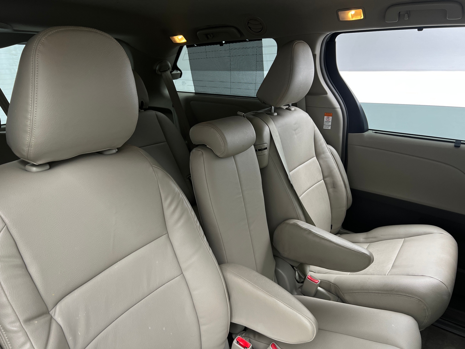 Thumbnail: 2015 Toyota Sienna - 6