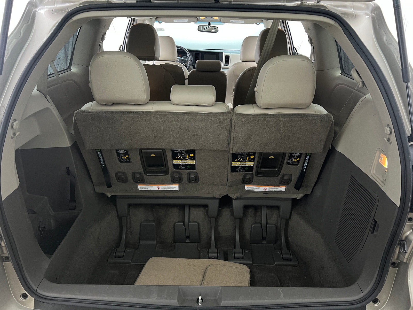 Thumbnail: 2015 Toyota Sienna - 7