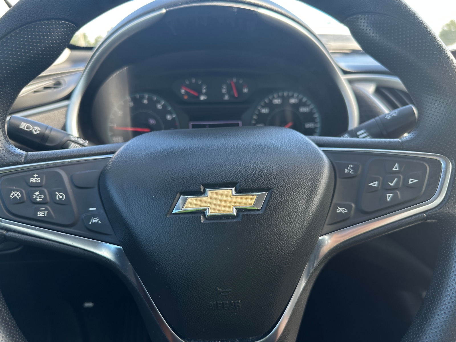 Thumbnail: 2023 Chevrolet Malibu - 5