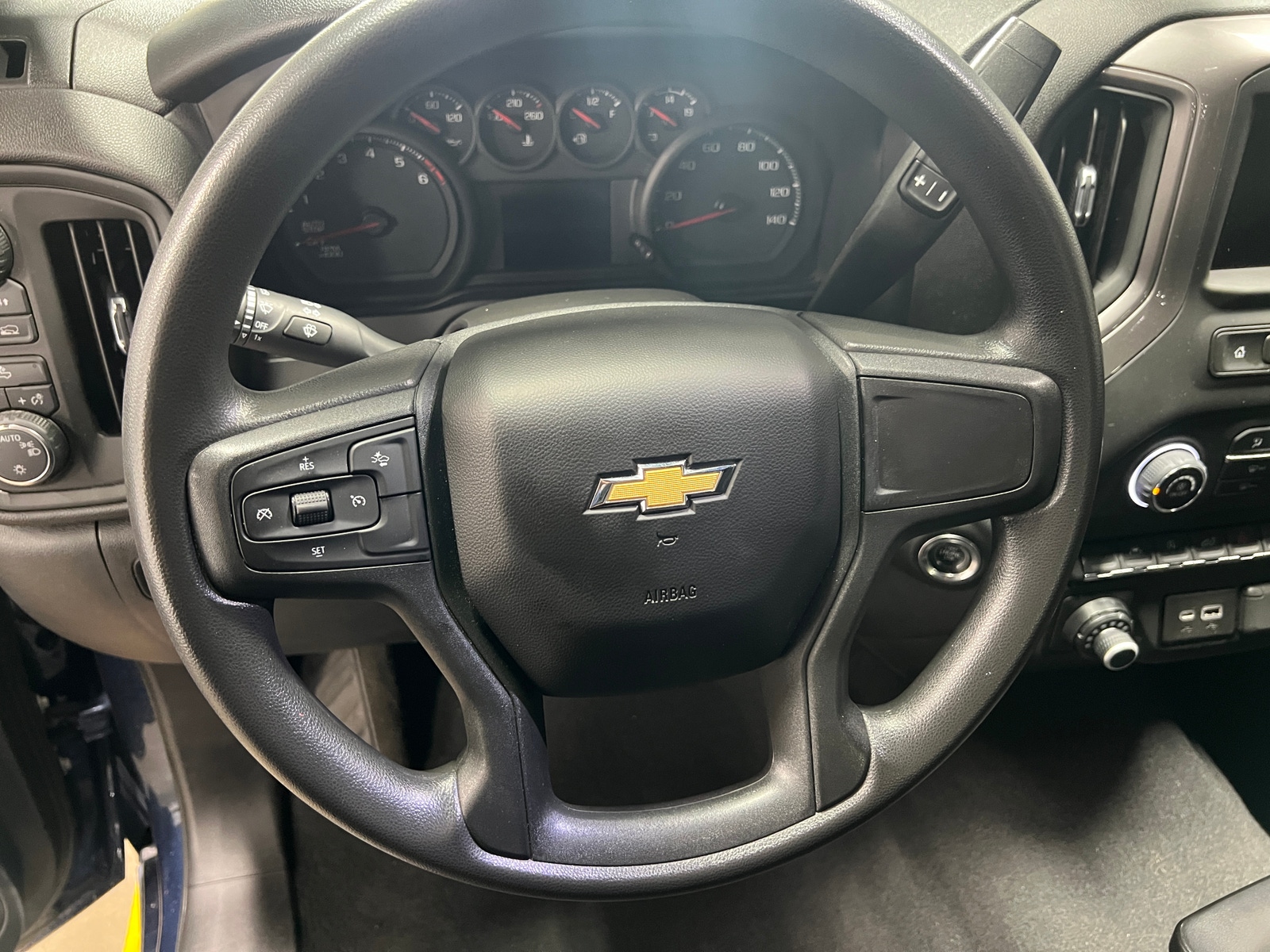 Thumbnail: 2022 Chevrolet Silverado 1500 - 5