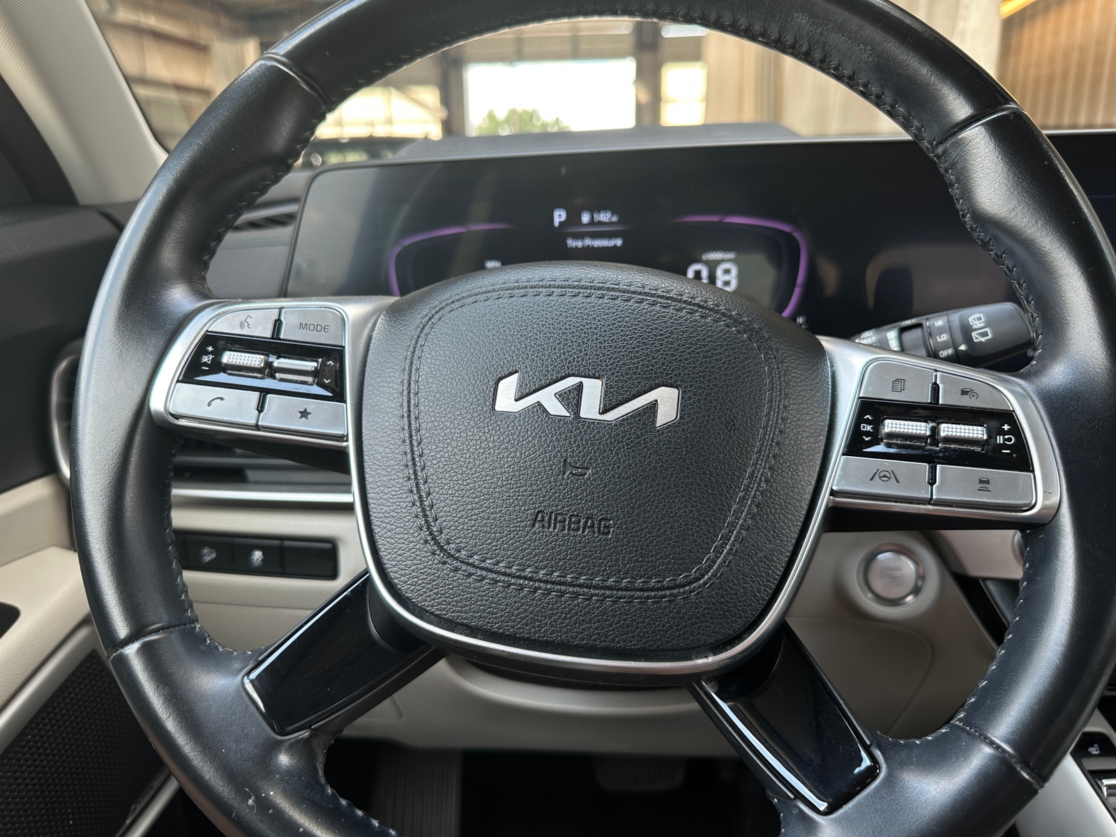 Thumbnail: 2023 Kia Telluride - 4