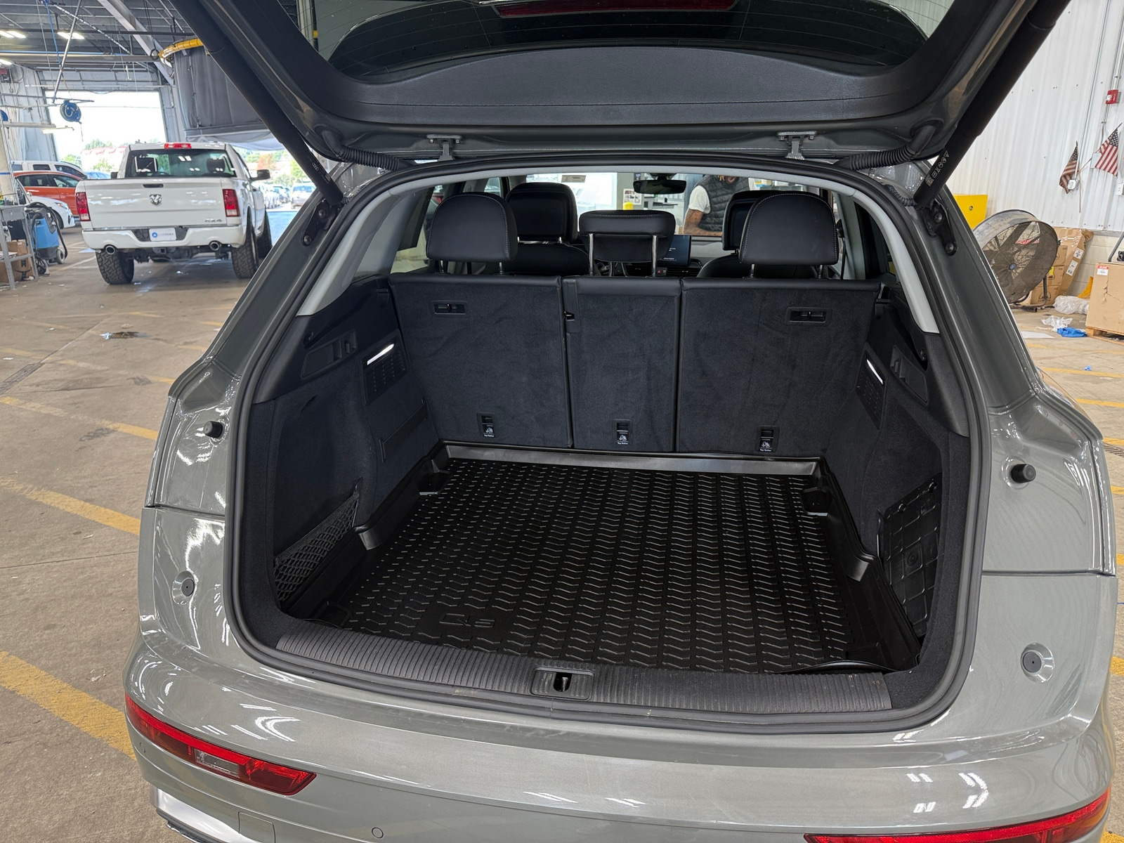 Thumbnail: 2023 Audi Q5 - 6