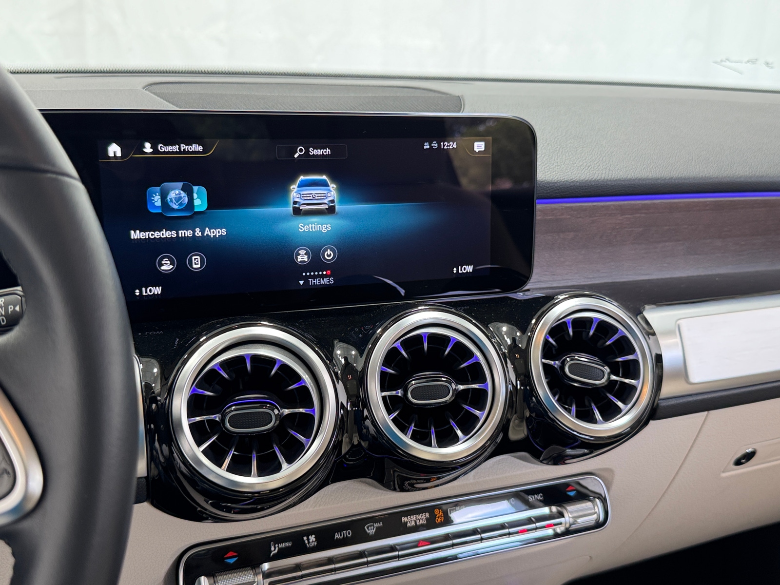 Thumbnail: 2023 Mercedes-Benz GLB - 3