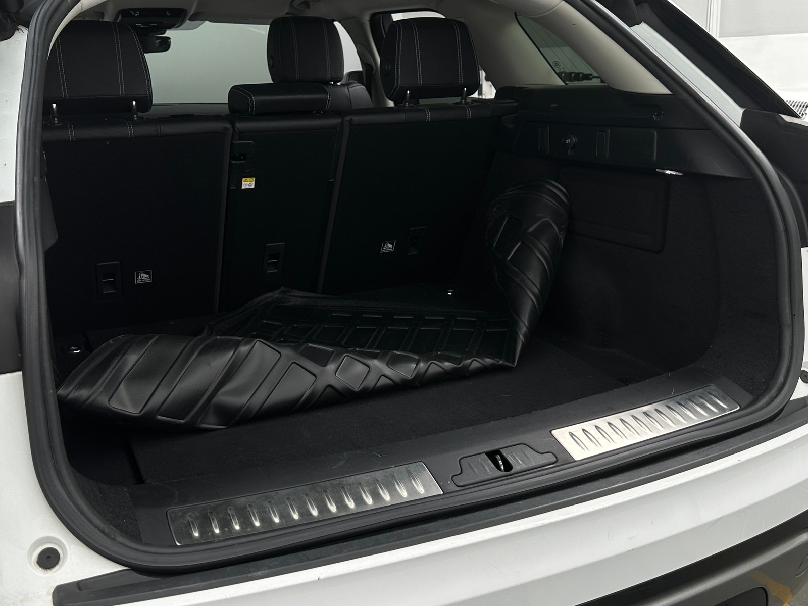 Thumbnail: 2018 Land Rover Range Rover Velar - 6