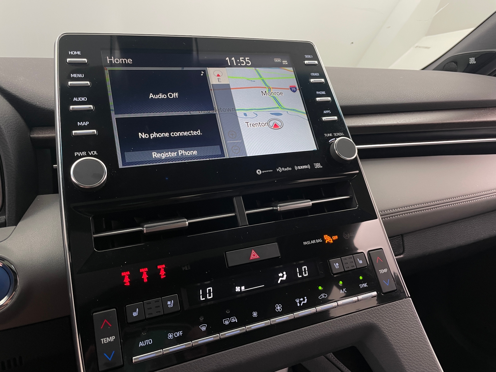 Thumbnail: 2019 Toyota Avalon - 3