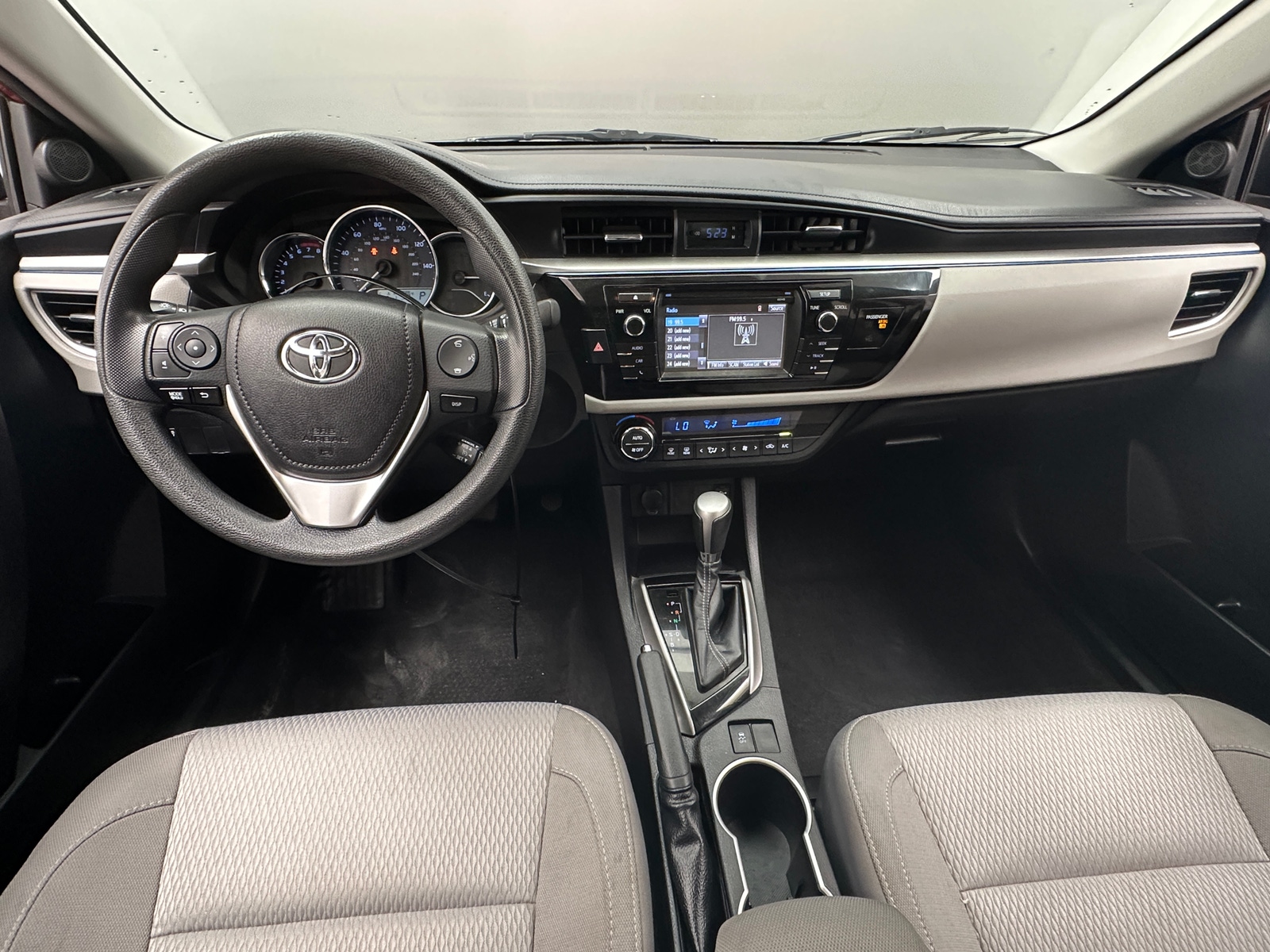Thumbnail: 2015 Toyota Corolla - 3