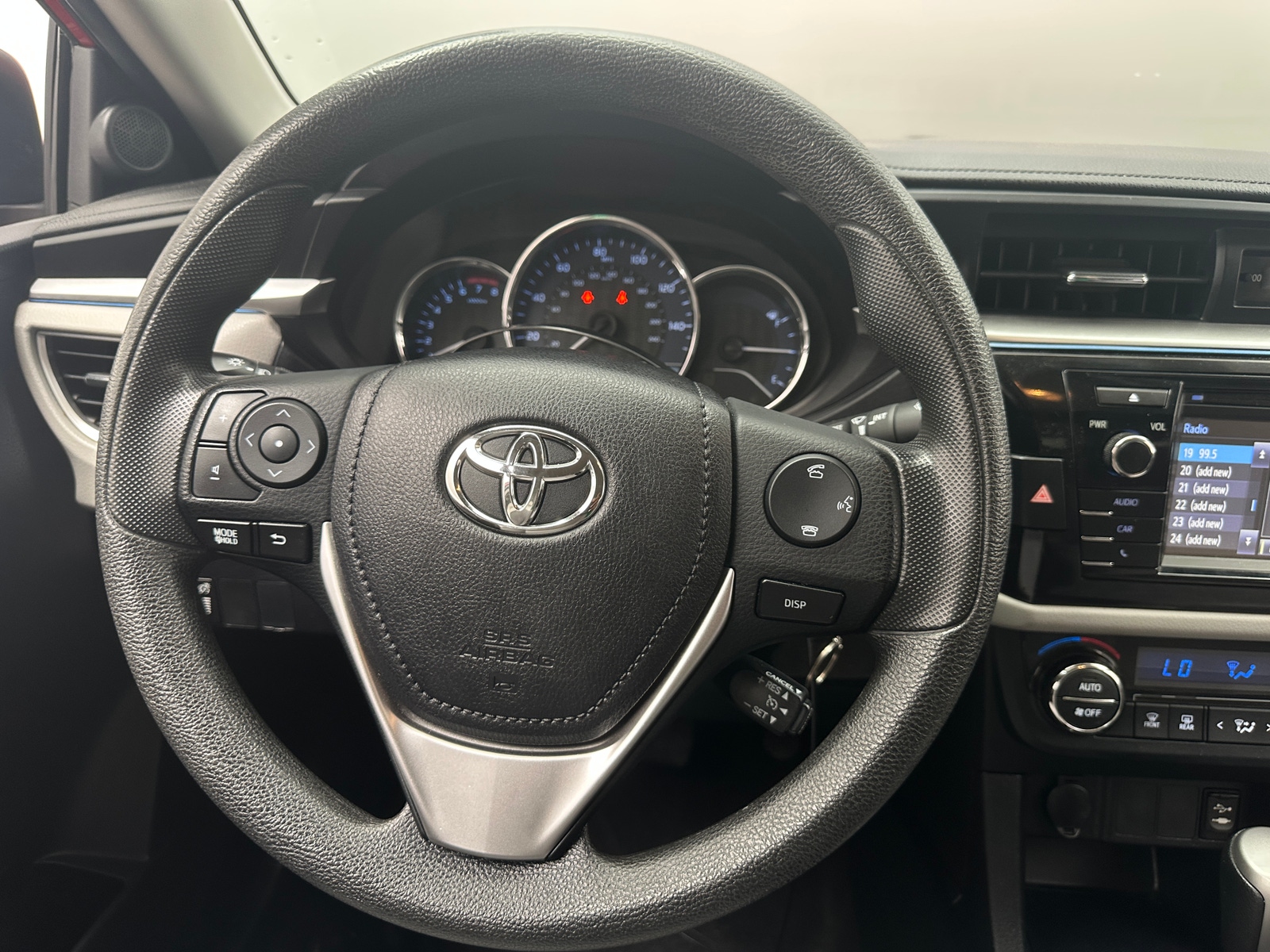 Thumbnail: 2015 Toyota Corolla - 5