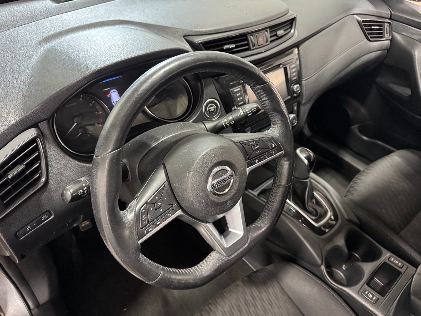 Thumbnail: 2018 Nissan Rogue - 3