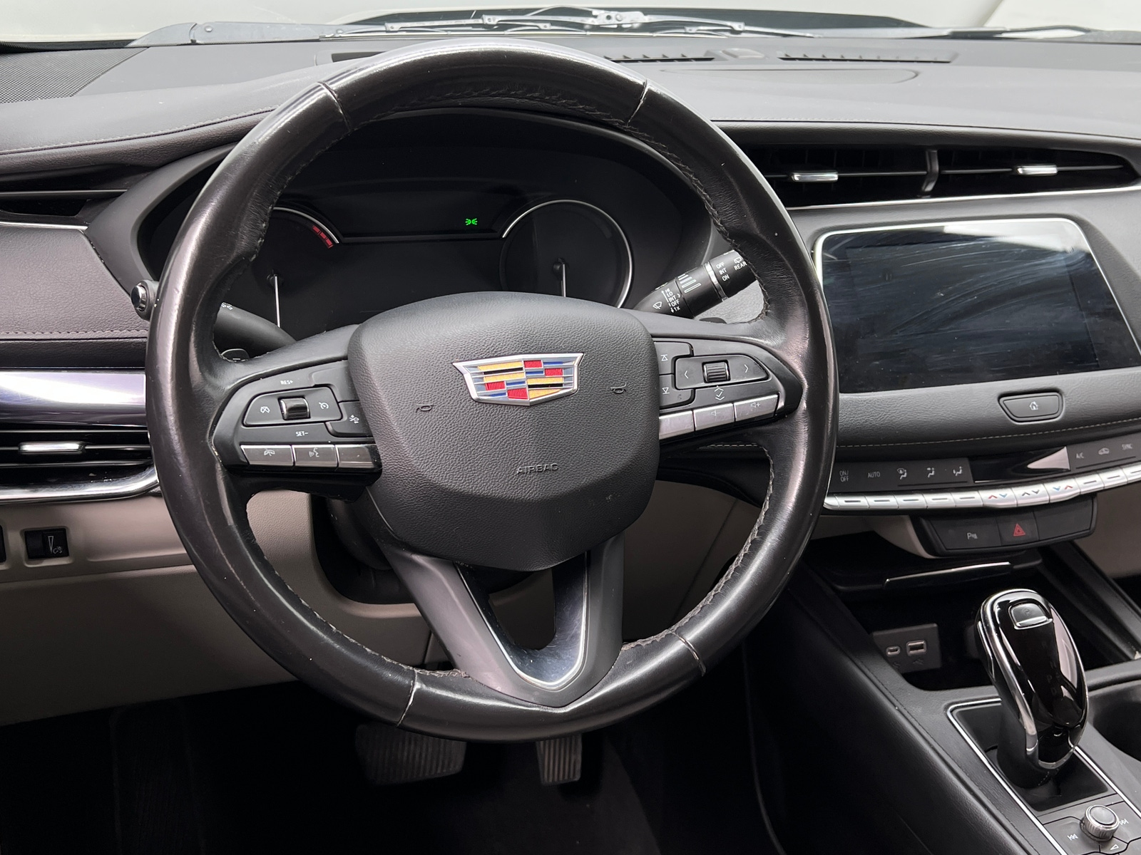 Thumbnail: 2023 Cadillac XT4 - 5