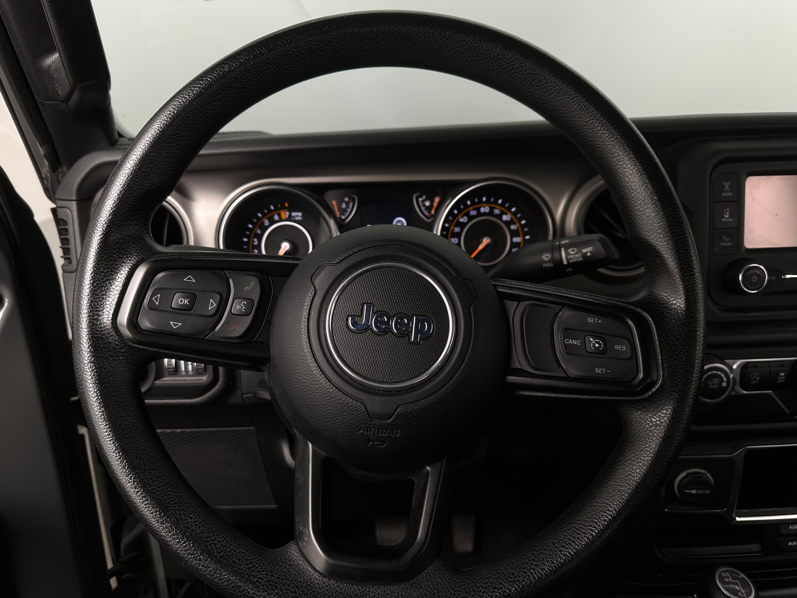 Thumbnail: 2021 Jeep Gladiator - 5