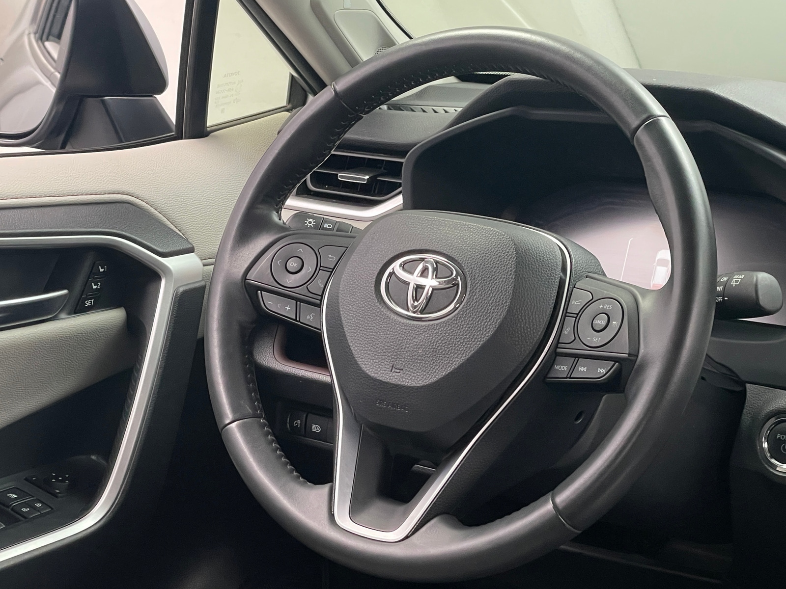 Thumbnail: 2023 Toyota RAV4 - 4