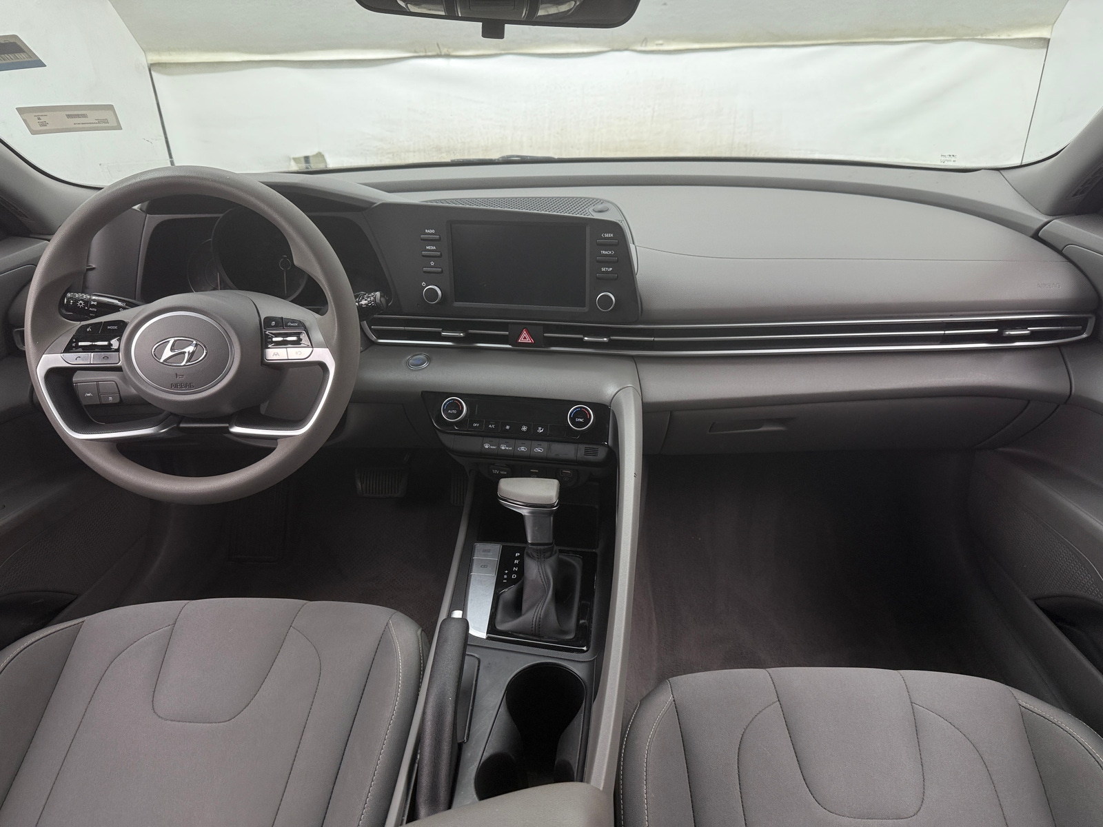 Thumbnail: 2022 Hyundai Elantra - 3