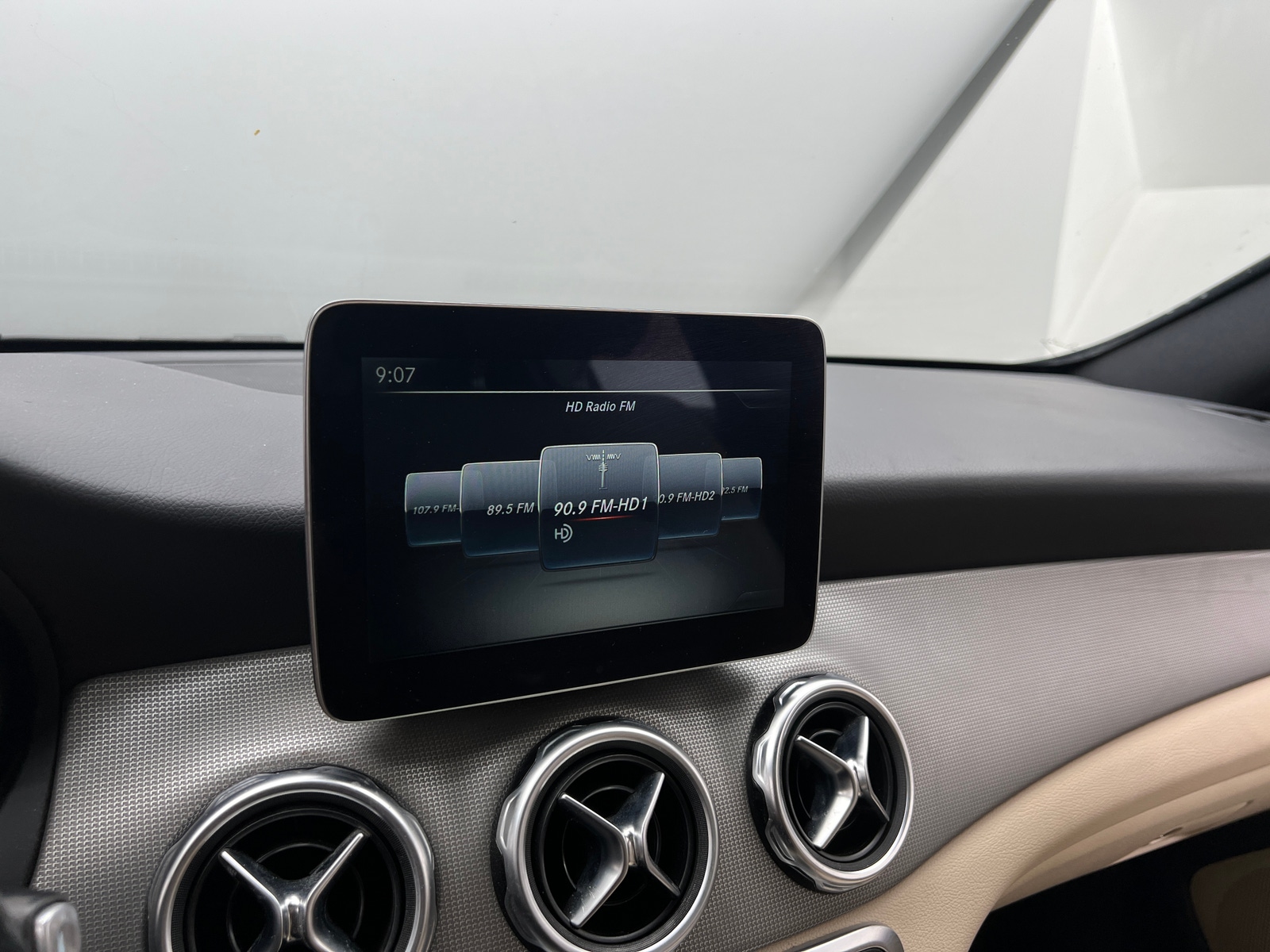 Thumbnail: 2018 Mercedes-Benz GLA - 3