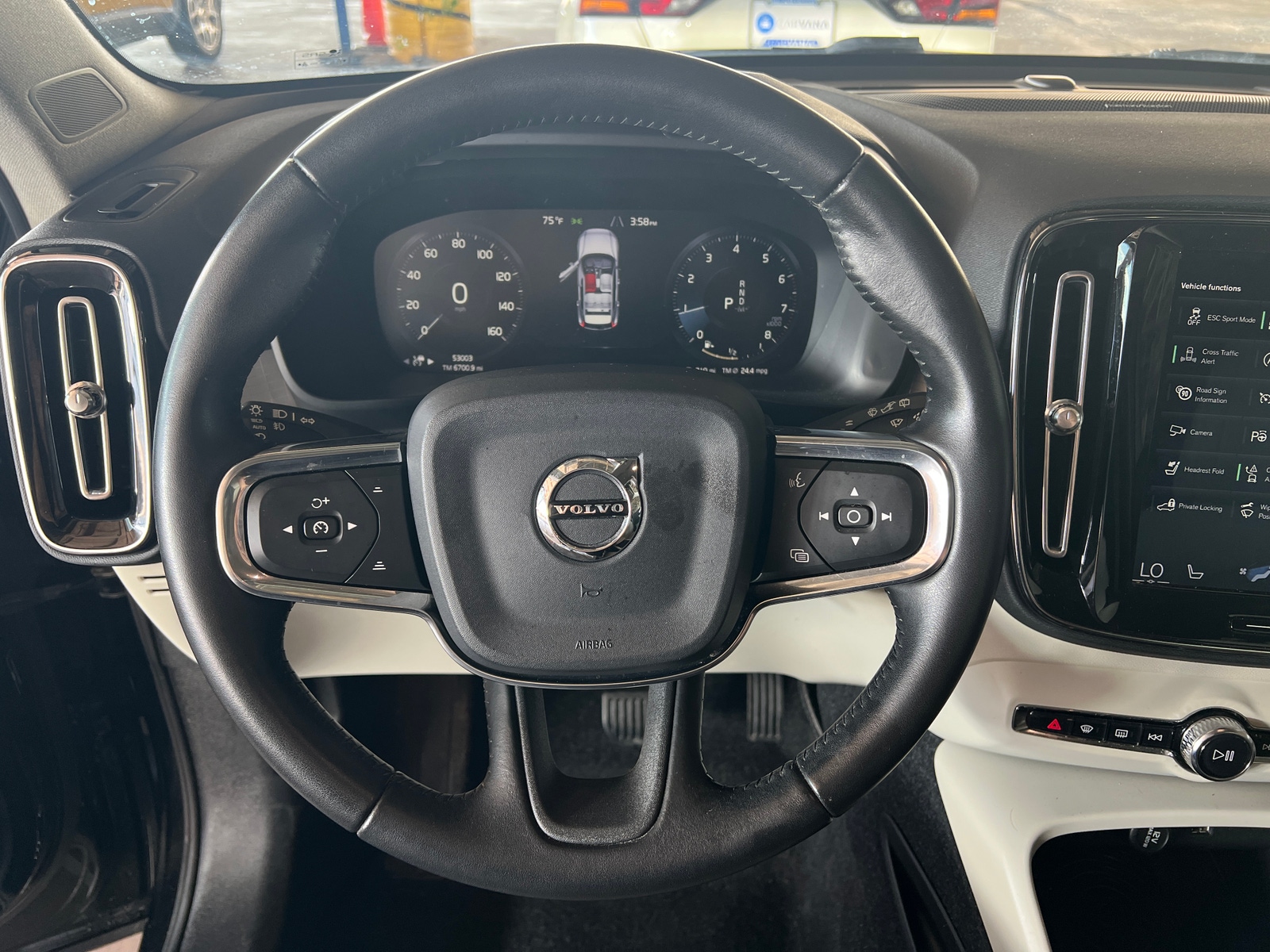 Thumbnail: 2019 Volvo XC40 - 4