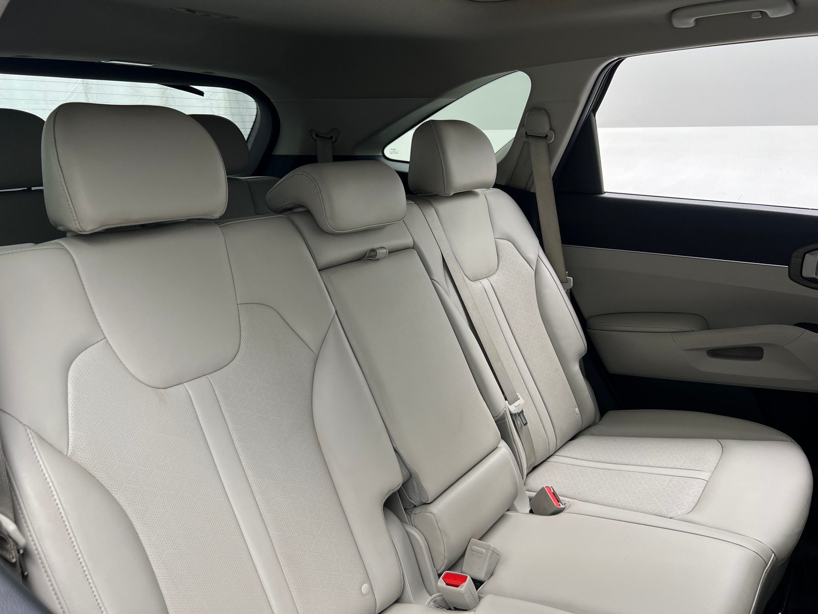 Thumbnail: 2023 Kia Sorento - 5