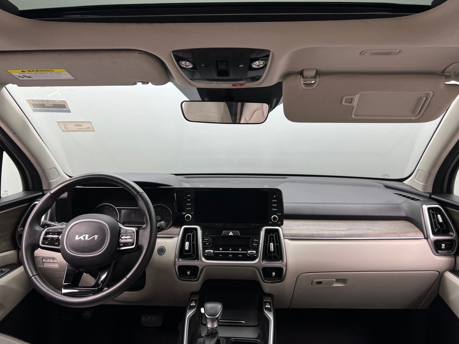 Thumbnail: 2023 Kia Sorento - 2