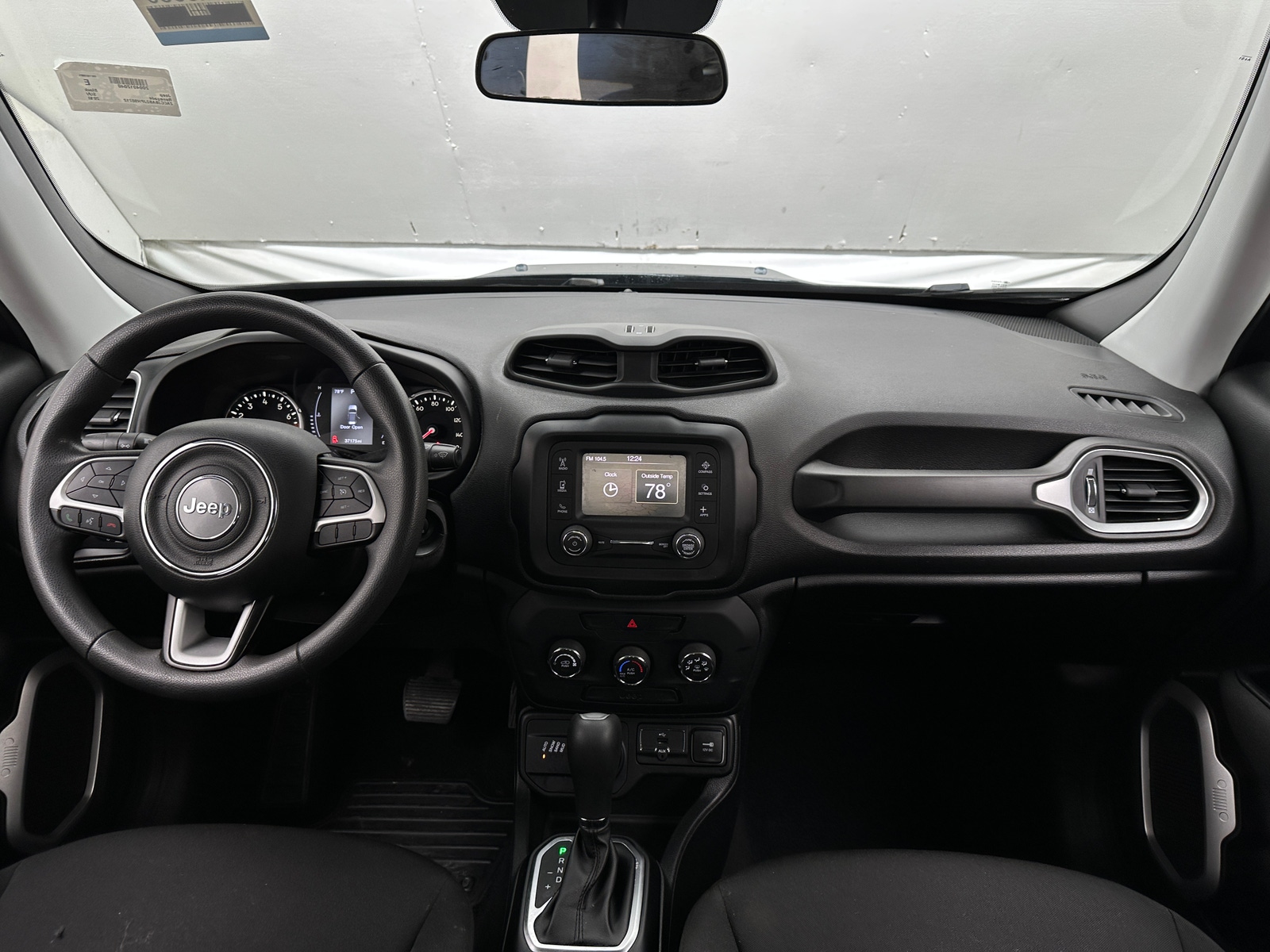 Thumbnail: 2018 Jeep Renegade - 3