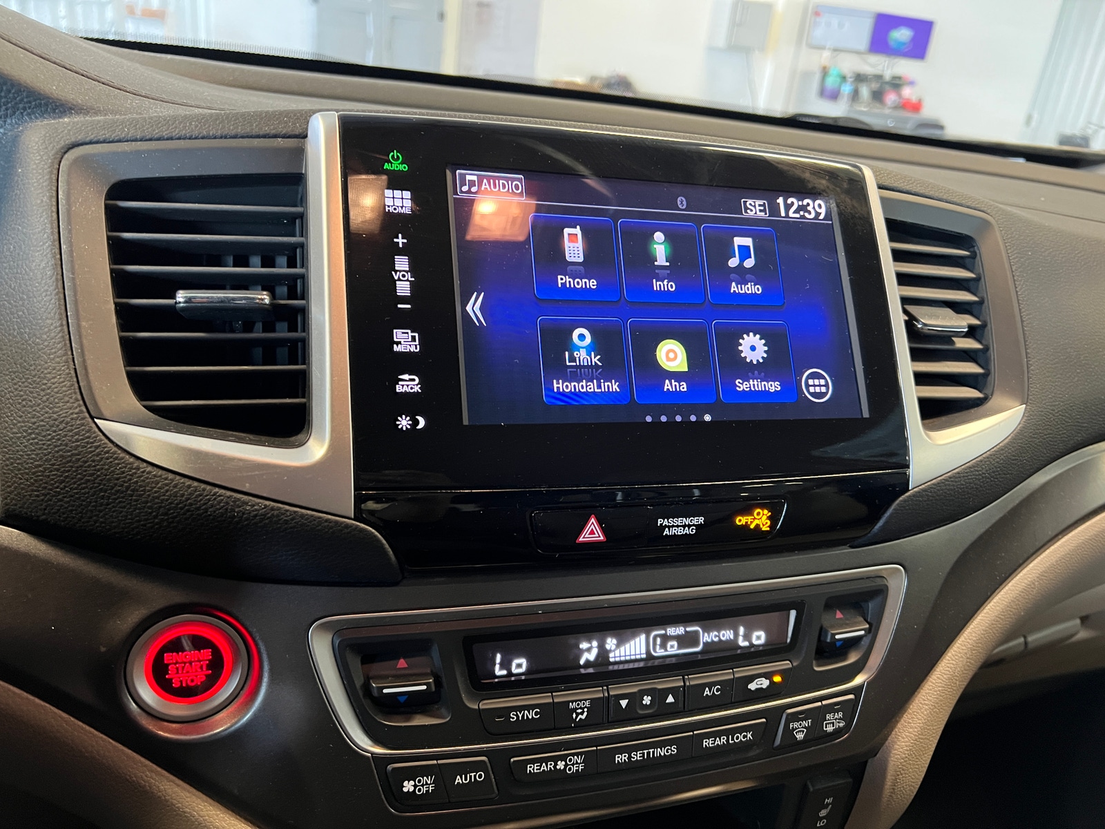 Thumbnail: 2016 Honda Pilot - 3