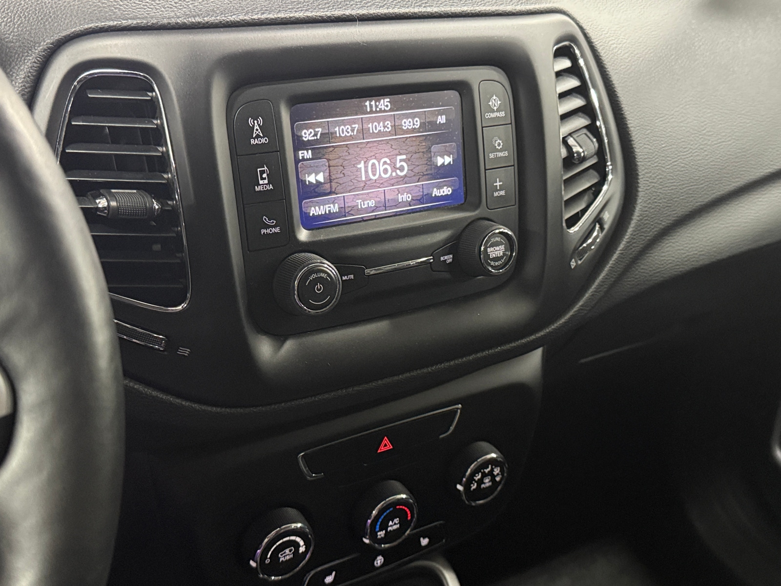 Thumbnail: 2018 Jeep Compass - 3
