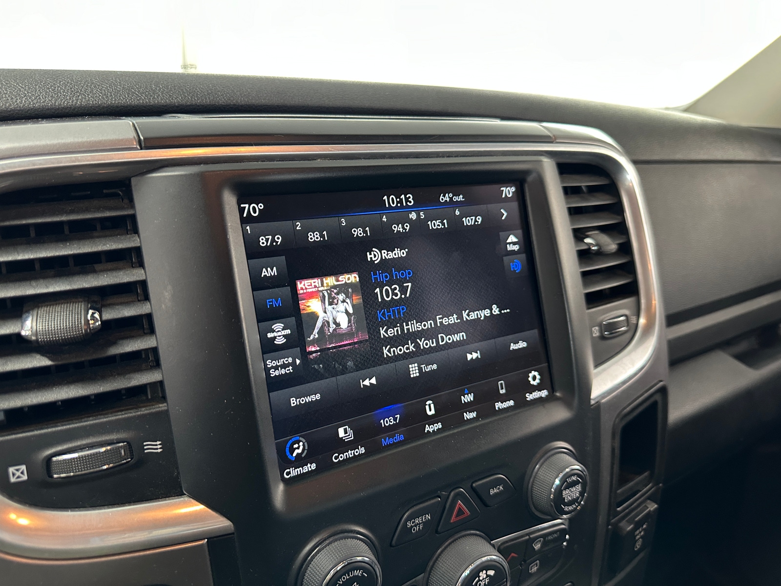 Thumbnail: 2023 RAM 1500 Classic - 4