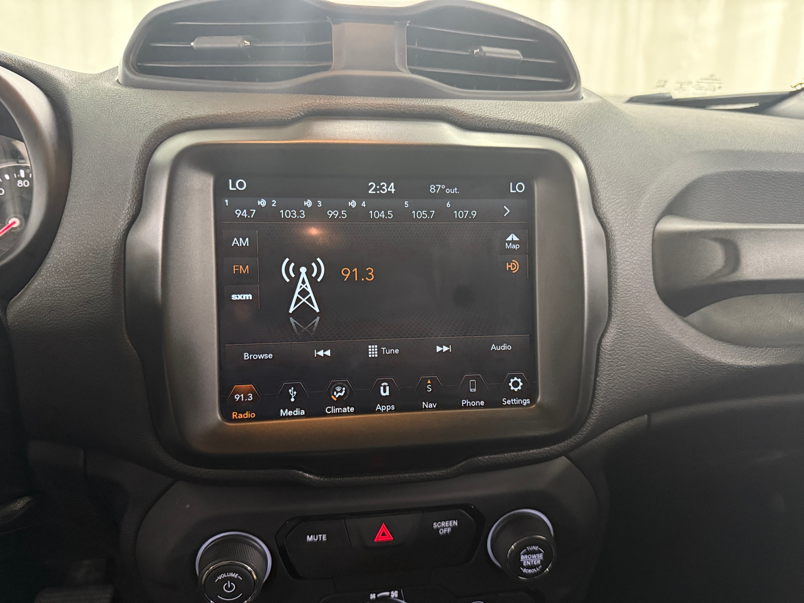 Thumbnail: 2018 Jeep Renegade - 4